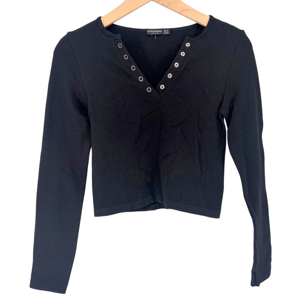 Stradivarius Long Sleeve Top S Black Grommet Notch Neck Ribbed Cropped Edgy